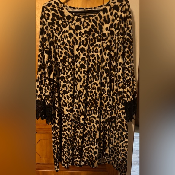 Leopard Print Dress with Black Lace Trim - Picture 1 of 2